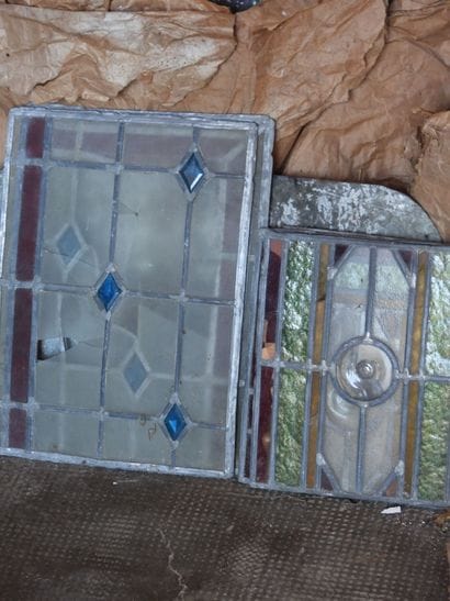 LOT DE VITRAUX, fragments, éléments et divers,...