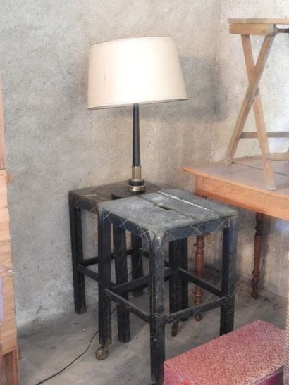 LOT DE PETITS MEUBLES comprenant: sellette,...