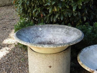 PAIR OF circular basins. Diameter: 76 cm...
