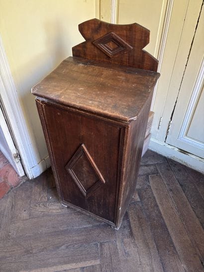Neo-Renaissance-style sideboard made of natural...