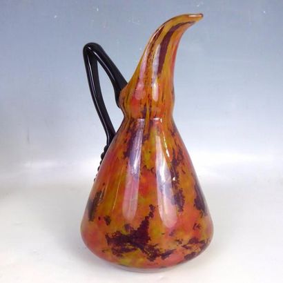 SCHNEIDER : Pichet en verre marmoréen dans...