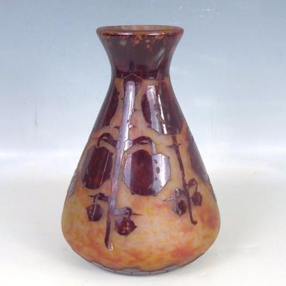 LE VERRE FRANÇAIS : Vase à col évasé en verre...
