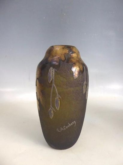 E.A. COCHERY – XXe siècle : Vase en verre...
