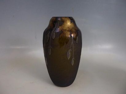 E.A. COCHERY – XXe siècle : Vase en verre...