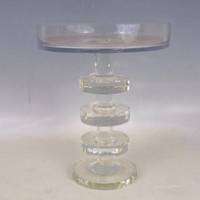 IMPORTANTE COUPE circulaire sur pied en verre...
