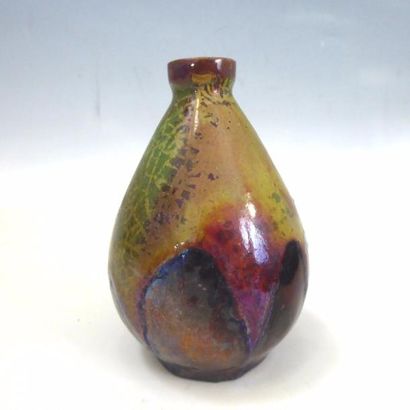 VASE A PANSE BASSE en céramique à lustre...