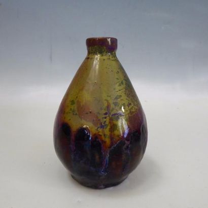 VASE A PANSE BASSE en céramique à lustre...