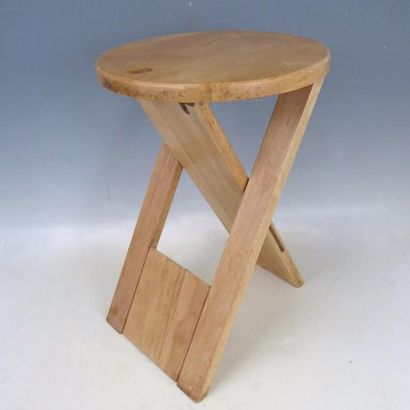 Roger TALLON (1929-2011) : Tabouret pliant...