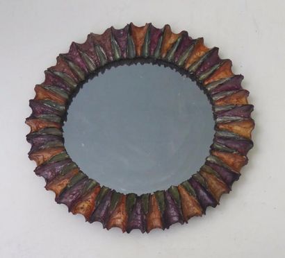 MIROIR SORCIERE en matière plastique saumon...