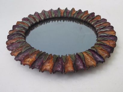 MIROIR SORCIERE en matière plastique saumon...