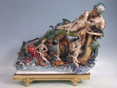 CAPODIMONTE : Important groupe en porcelaine...