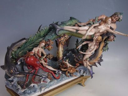 CAPODIMONTE : Important groupe en porcelaine...