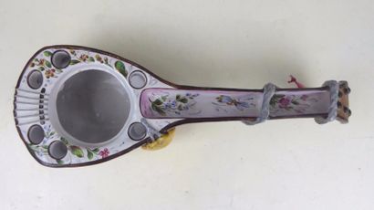 SAINT CLEMENT : Mandoline en faïence polychrome....