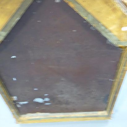 MIROIR en bois doré style gothique. 107 x...