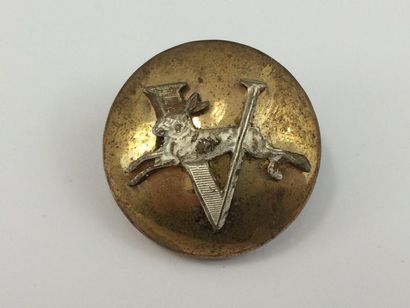 O. Un bouton. Monsieur de Villeneuve. 18...