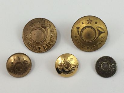 OoOo o. Deux paires de boutons et un bouton...