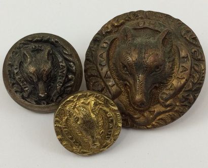 Oo o. Paire de boutons (retirage) et un bouton,...