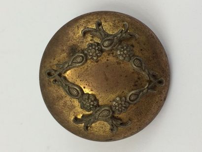 O. Un bouton. Rallye Vantoux. Monsieur de...