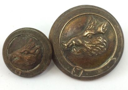 Oo. Paire de boutons. F. Cornu – Langy. ...