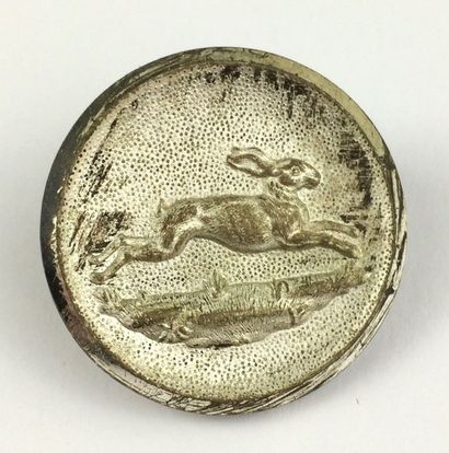 O. Un bouton. Comte de Varrax. 1875-1895