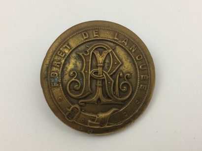 O. Un bouton (retirage). Foret de Lanouée....
