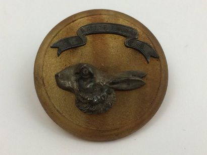 O. Un bouton. Rallye Launay. Vicomte A. de...