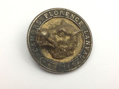O. Un bouton (retirage). Comte de Goulaine....
