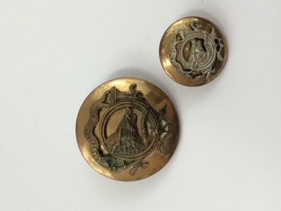 Oo. Paire de boutons. Champagne à mort. Comte...