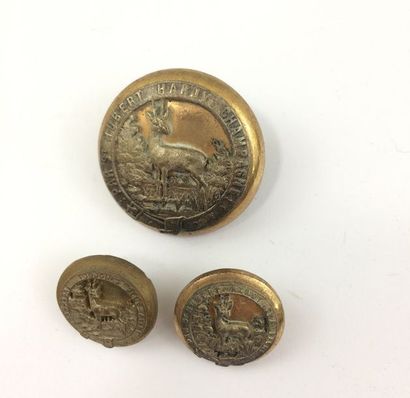 Oo o. Paire de boutons et un bouton (le petit...
