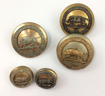 Oo Oo O, 3 modèles. Deux paires de boutons...