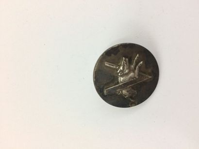 O. Un bouton. Vautrait de M. Gallice, essai....