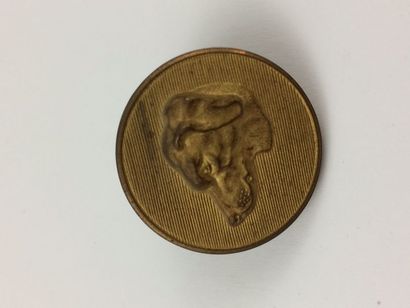O. Un bouton. Vicomte de la Conte. 1892-...