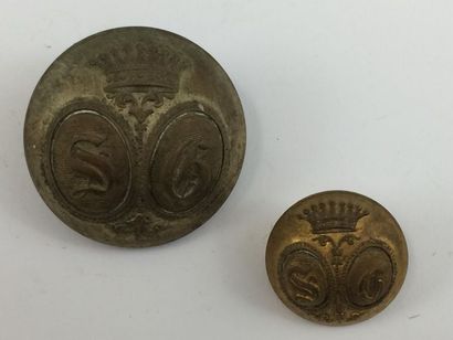 Oo. Paire de boutons. Comte de Saint Georges....
