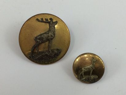 Oo. Paire de boutons. « Par Taillis et Tronçais »....