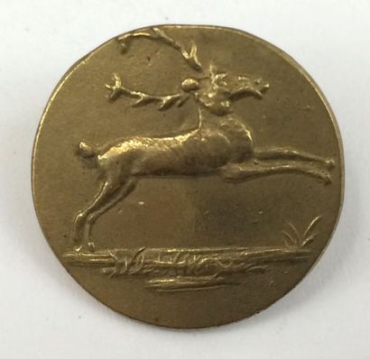 O. Un bouton (retirage). Equipage de Villesavin....