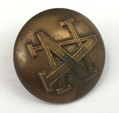 O. Un bouton. Messieurs Venaille et Normand....