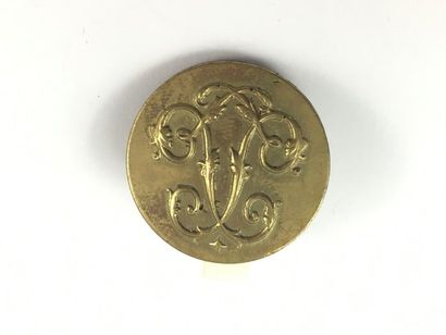 O. Un bouton (retirage). Monsieur Lecuyer....