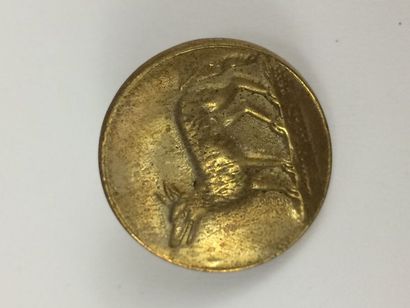 O. Un bouton (retirage) 1er modèle. Comte...