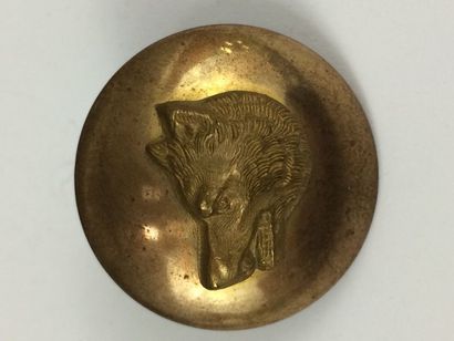 O. Un bouton. Monsieur Wallon. 1885-1887