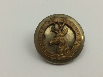 o. Un bouton. Société de venerie.