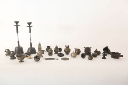 Beau lot d'objets de curiosité, principalement...