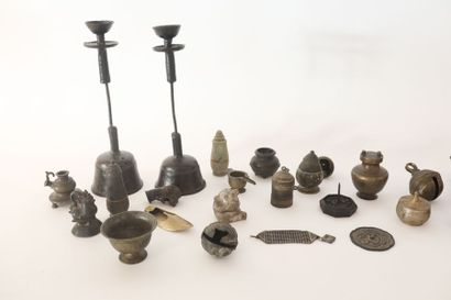 Beau lot d'objets de curiosité, principalement...