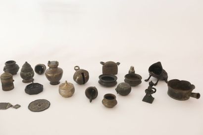 Beau lot d'objets de curiosité, principalement...