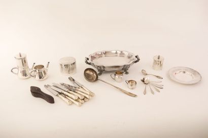 Lot en métal argenté et argent (bain-marie,...