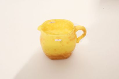 DAUM - Nancy
Pichet oblong, début XXe, verre...