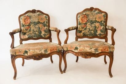 Paire de fauteuils à la reine d'époque et...