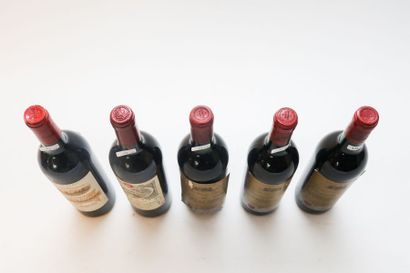 BORDEAUX
Rouge, cinq bouteilles :

- (SAINT-ÉMILION),...