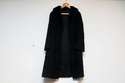 Manteau en astrakan, griffé [Fourrures du...