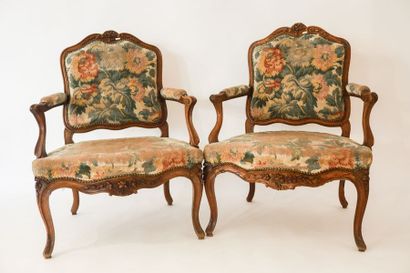 Paire de fauteuils à la reine d'époque et...