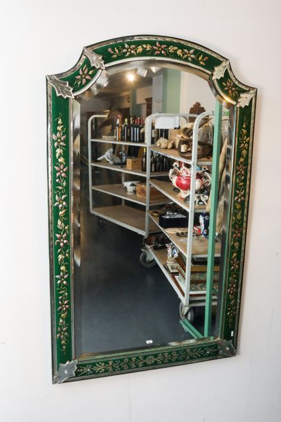 Grand miroir dit de Venise, mi-XXe, verre...